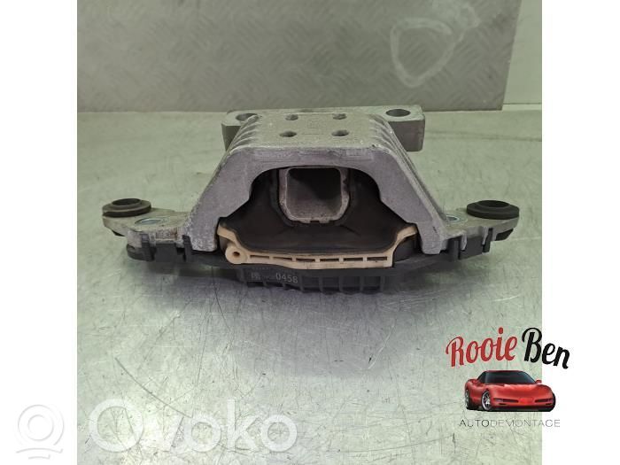 Engine mount bracket   39080458,326E69