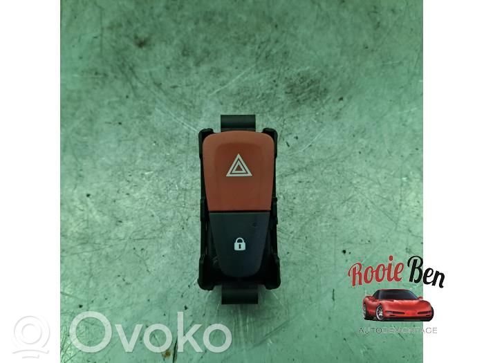 Renault Megane III Hazard light switch 