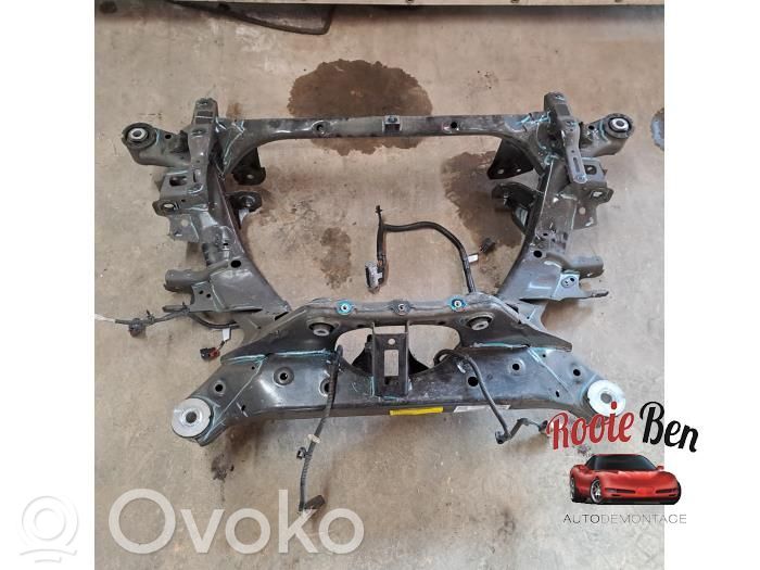 Tesla Model 3 Priekinis traversas 