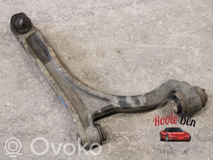 Front control arm   04743150AF