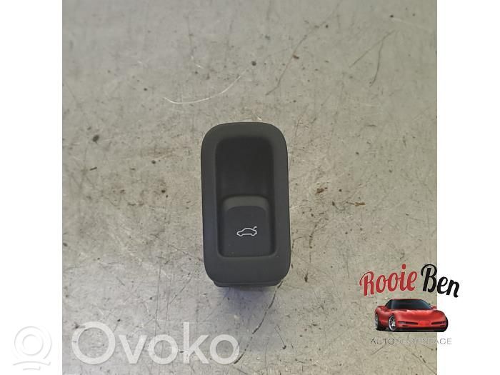Audi Q2 - Tailgate/trunk/boot open switch 