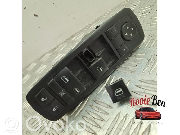 Dodge RAM 1500 DS Przyciski szyb 
