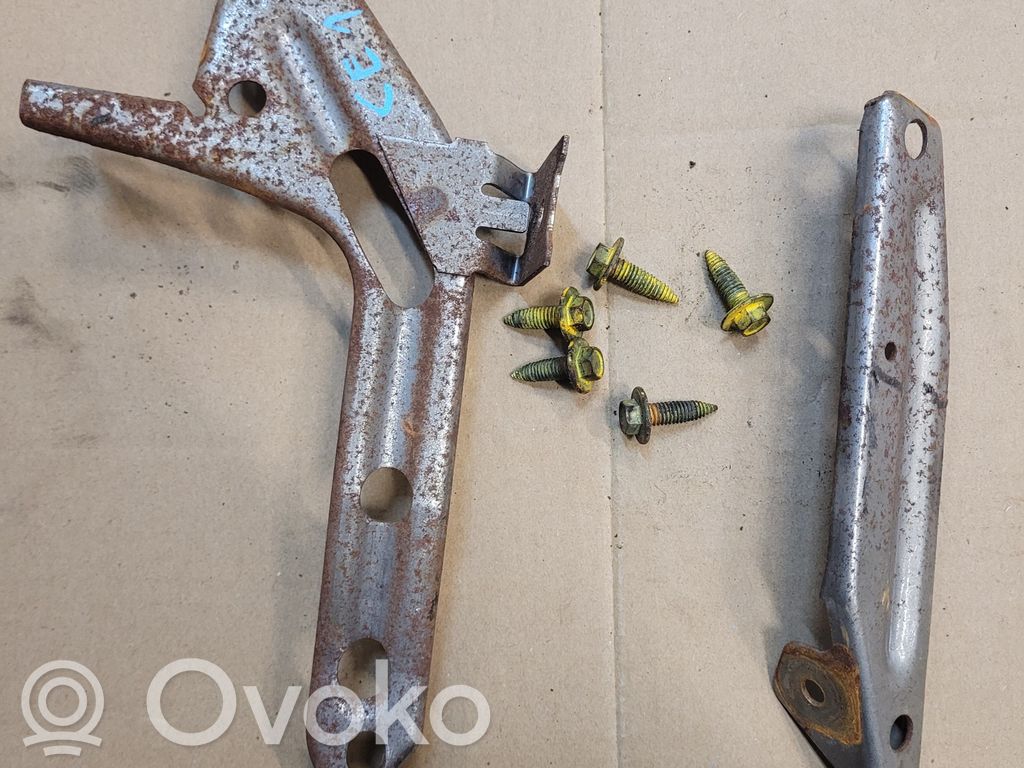 Volkswagen Golf II Ramka deski rozdzielczej 