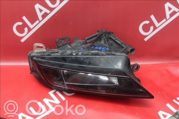Etusumuvalo   8V0941699B