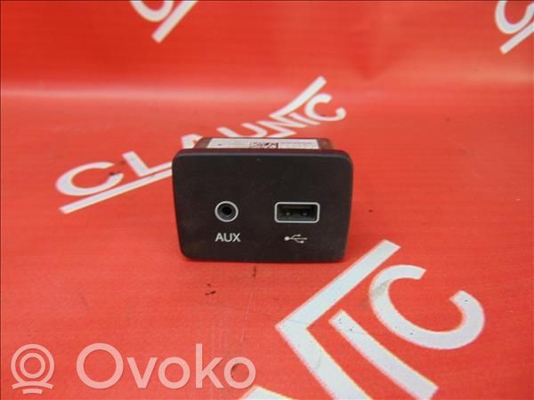 Enchufe conector USB   07356608750