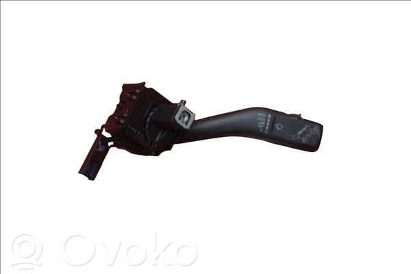 Volkswagen Tiguan Manetka / Przełącznik wycieraczek