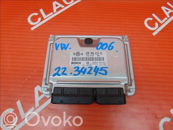 Volkswagen PASSAT B5.5 Unitate/modul de control motor