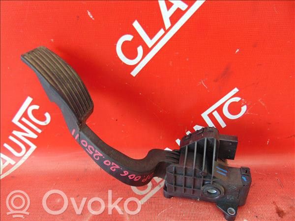 Opel Corsa D Pedał gazu / przyspieszenia 