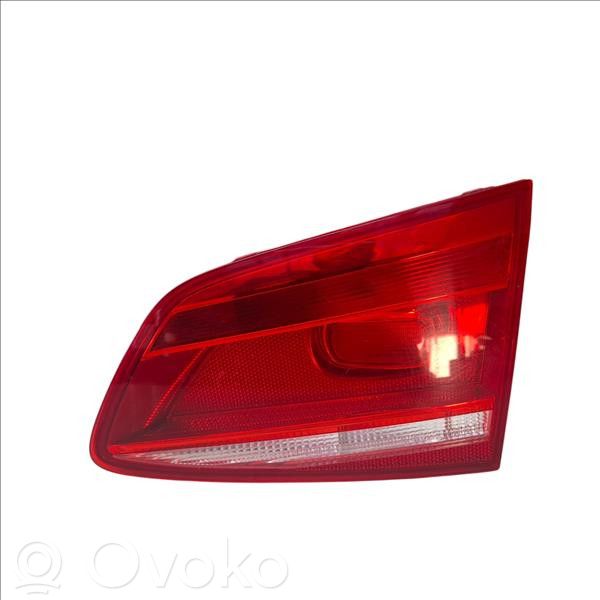 Volkswagen PASSAT B7 Lampy tylnej klapy bagażnika 