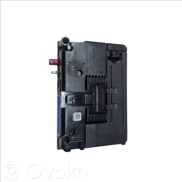 Dacia Logan III Unidad de control/módulo del navegador GPS 