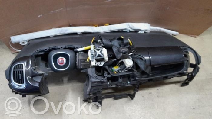Fiat 500L Zestaw poduszek powietrznych z panelem 