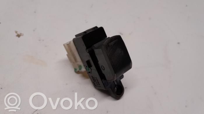 Suzuki Vitara (LY) Electric window control switch 