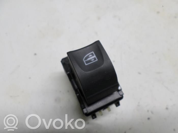 Przyciski szyb   254216614R,156072940,254216614R,649030,8482042090,93590G5900