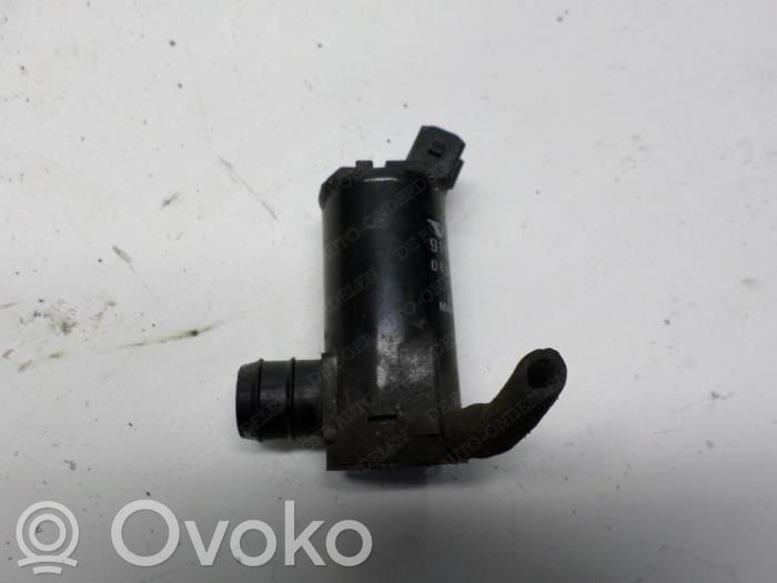 Volvo V70 Dysza spryskiwacza lampy przedniej 