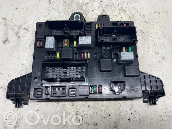 Opel Zafira C Skrzynka bezpieczników / Komplet 