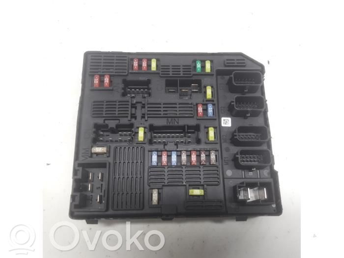 Skrzynka bezpieczników / Komplet   284B62342R,0231032700174,USMJR95,0231032700174,1613316380,1663366080,220312,284B62342R,284B68455R,BSMR0200,USMBD95L1,USMJR95