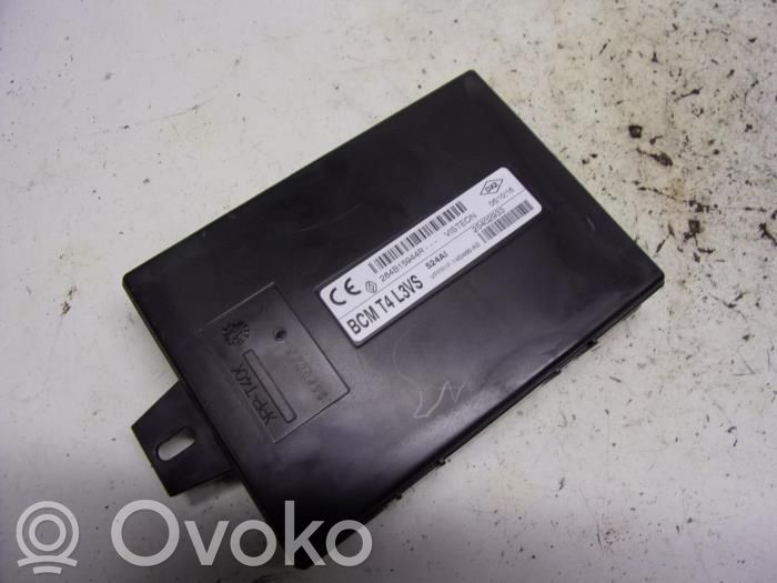 Autres unités de commande / modules   284B15944R,1249157,13594571,151114,2115318R0000FWQ8,284B15944R,650446862,8360100000000X,F00HJ01515,R0000FWQ8