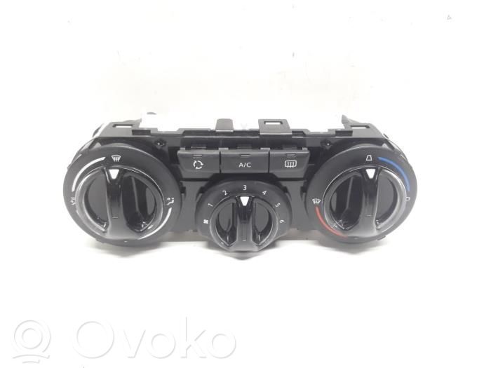 Peugeot 208 I Climate control unit 