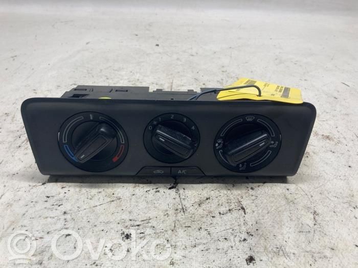 Skoda Fabia Mk3 (NJ) Climate control unit 