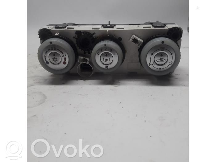 Mitsubishi Colt Gaisa kondicioniera / klimata kontroles / salona apsildes vadības bloks (salonā) 