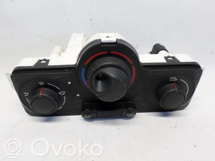 Renault Clio III Panel klimatyzacji 