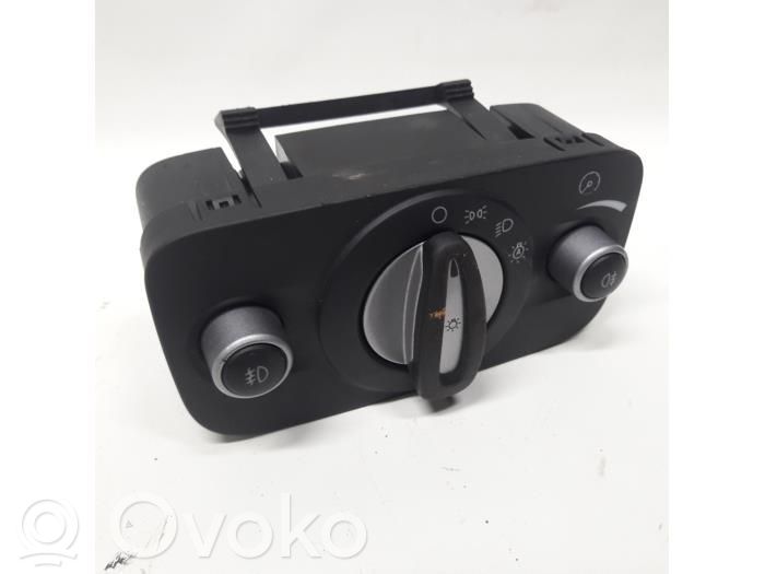 Indicator stalk   1791489,1376944,1376948,1376944,1376948,1381843,1381848,1431181,1431184,1462839,1462843,1505738,1505741,1539362,1539372,1686378,1688165,1748664,1791489,8G9T13A824CA