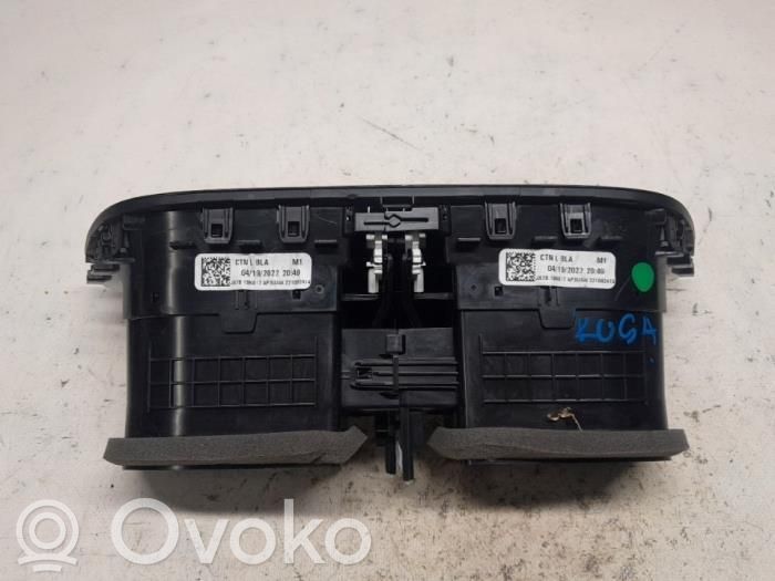 Ford Kuga III Boczna kratka nawiewu deski rozdzielczej 