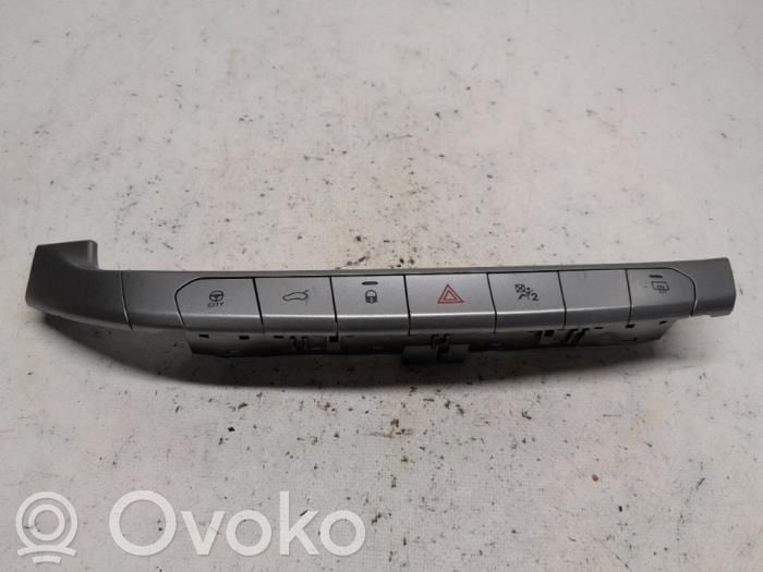 Fiat Tipo Hazard light switch 
