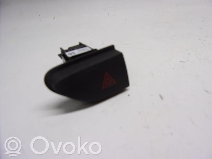 Renault Clio IV Przycisk świateł awaryjnych 