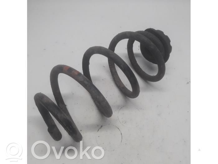 Nissan Qashqai Aizmugurē amortizators ar atsperi 