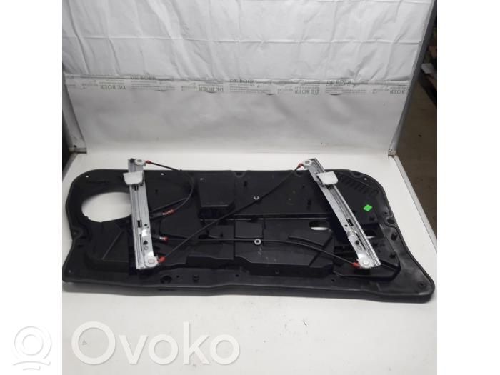 Ford Fiesta Elektryczny podnośnik szyby drzwi 