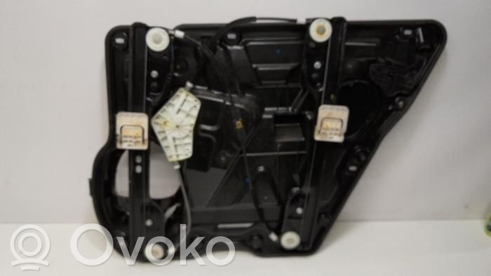 Fiat Freemont Elektryczny podnośnik szyby drzwi tylnych 