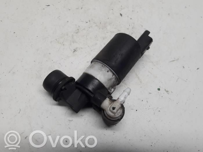 Renault Megane III Windscreen/windshield washer pump 