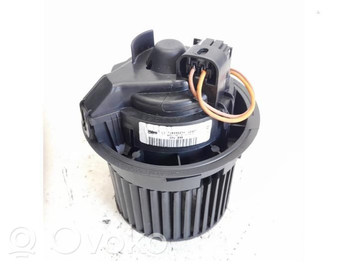 Renault Clio IV Mazā radiatora ventilators 