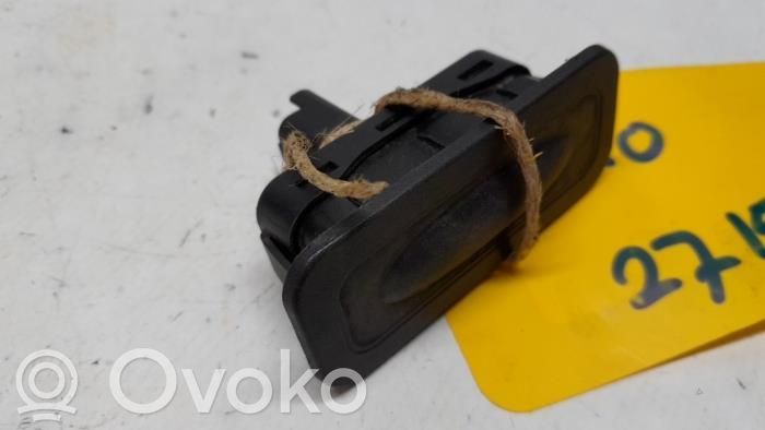 Renault Clio IV Klamka drzwi tylnych 