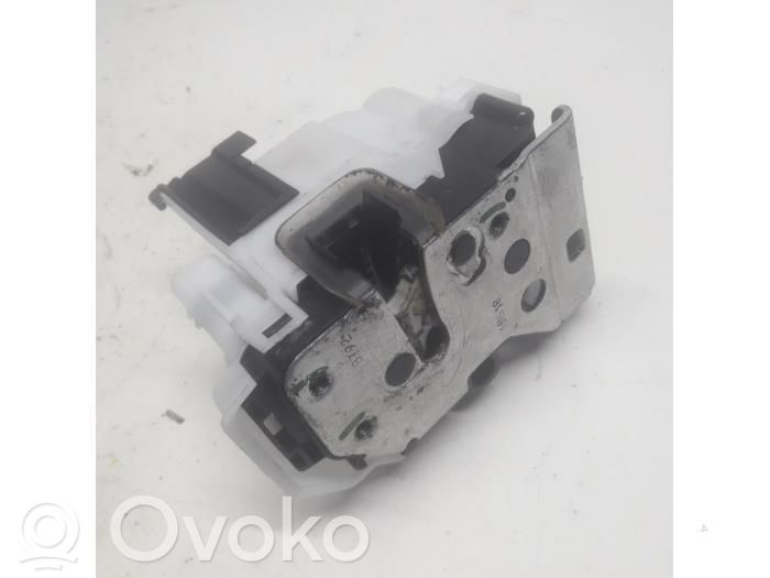 Priekšpusē slēdzene   519750820,Y18G316RCL,519750820,Y18G316RCL