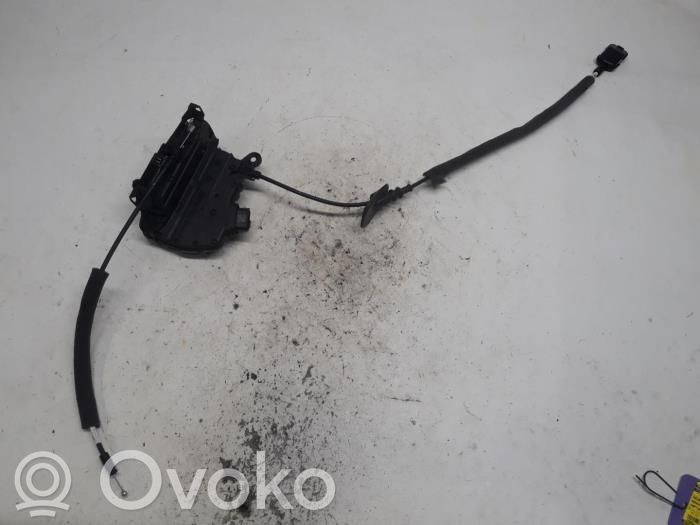 Renault Captur Rear door lock 
