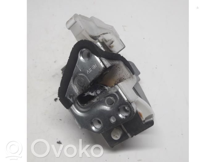 Toyota Aygo AB10 Zamek drzwi tylnych 