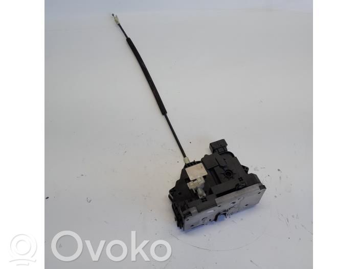Priekšpusē slēdzene   13431841,135116,13431841,135116,4081A2407L8,83548245,9829285080