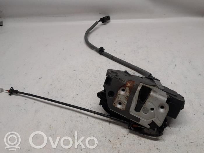 Ford Focus Priekšpusē slēdzene 