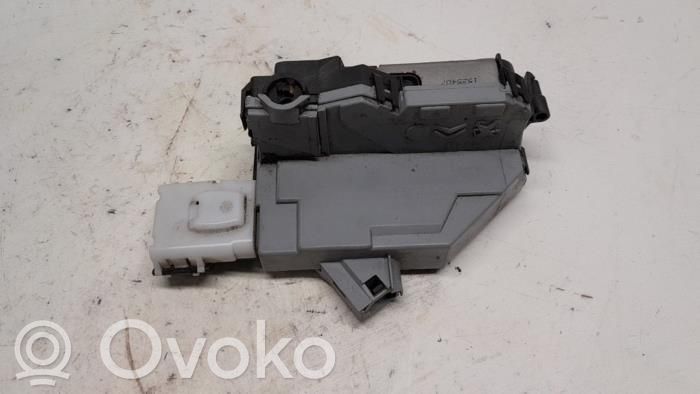 Peugeot 308 Zamek drzwi tylnych 