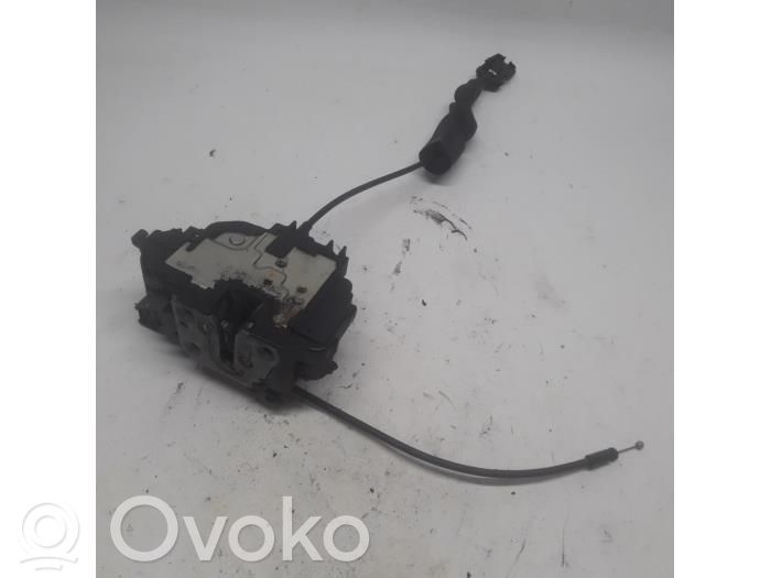 Renault Megane III Front door lock 