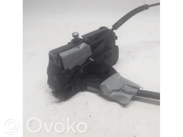 Ford Focus Priekšpusē slēdzene 
