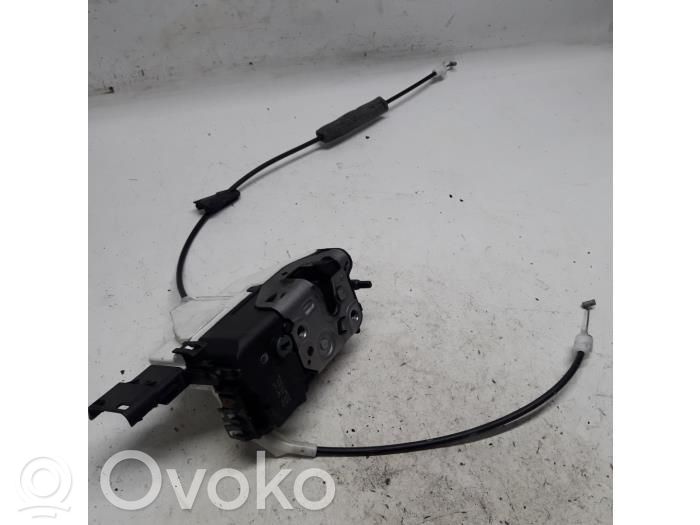 Peugeot 308 Front door lock 