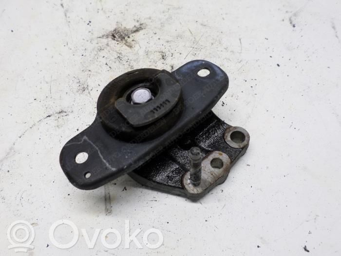 Engine mount bracket   00517326810,00517326810,112108827R,131031B02437