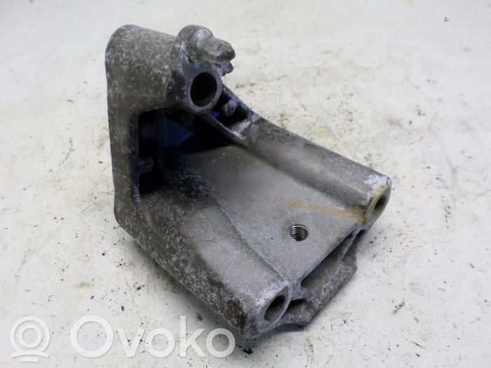 Renault Modus Engine mount bracket 