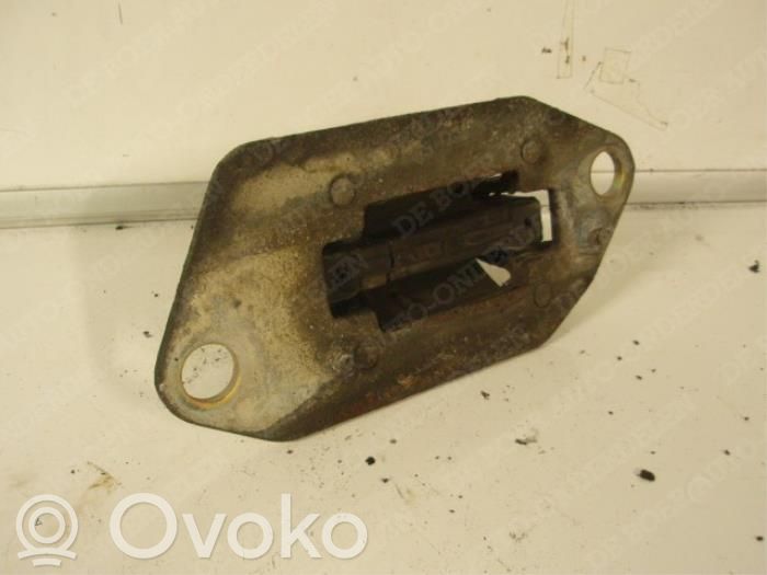 Engine mount bracket   8624757,4967345,8200220400,8624757