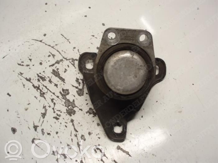Ford Mondeo Mk III Engine mount bracket 