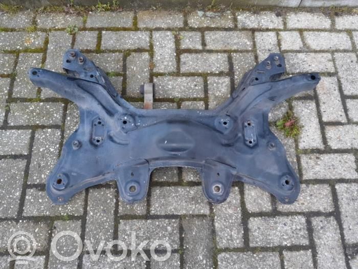 Priekinis traversas   2106084,9S515019AE,0302147,0302166,13321211,13338891,2106084,22769032,22769034,22897840,94531935,9S515019AE