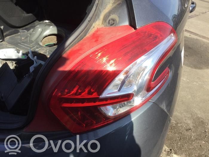 Peugeot 208 I Rear/tail lights 